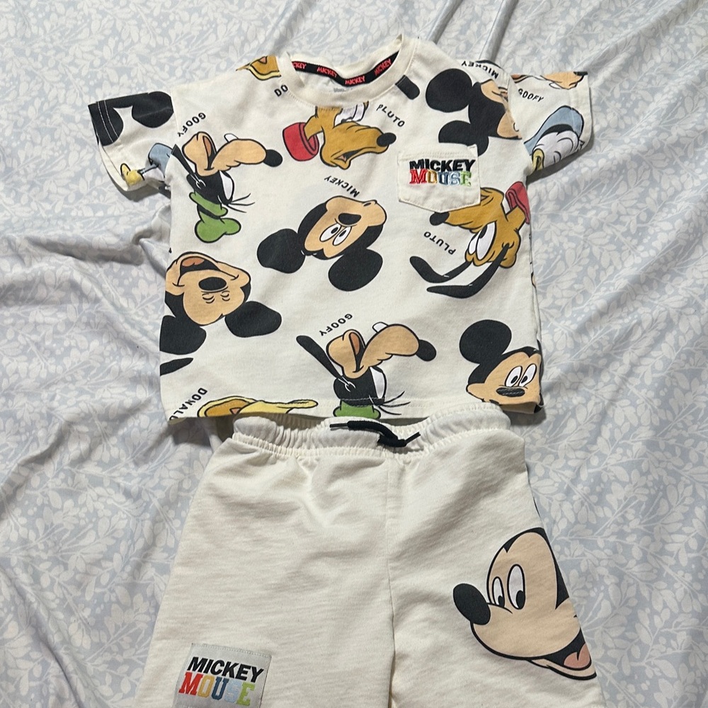 Disney Mickey Mouse Kids White Graphic Set